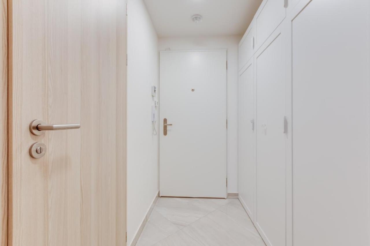Brand-new, Equipped Near The Metro 公寓